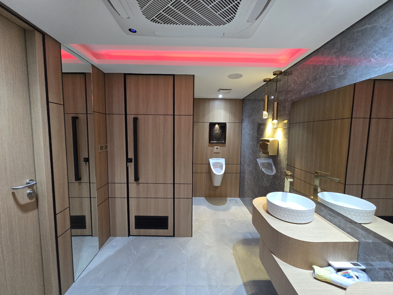 Luxury prefab toilet for rental